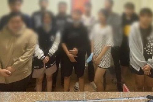 Sản xuất hung khí nguy hiểm, nhóm thanh niên phải 'lên phường'