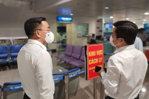 Cách ly ca đậu mùa khỉ ngay khi máy bay hạ cánh, nguy cơ lây nhiễm rất thấp
