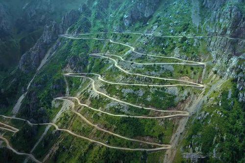 Cung đường 29 khúc cua tay áo không dành cho người yếu tim