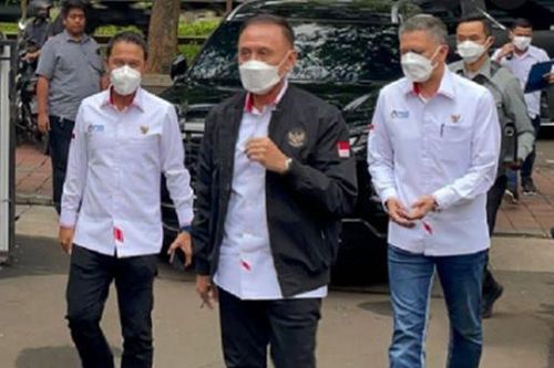 Chủ tịch Liên đoàn bóng đá Indonesia bị cảnh sát triệu tập