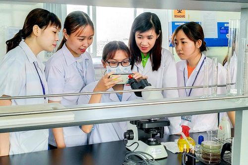 Giáo dục tài chính cá nhân giúp tân sinh viên tránh cạm bẫy