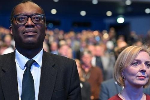 Thủ tướng Anh Liz Truss từ chức: Tại sao là nhiệm kỳ 45 ngày và chương trình kinh tế 'gây chấn động thị trường'?