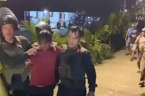 Công an vây bắt, khống chế đối tượng tấn công khiến hai ông cháu thương vong ở Quảng Nam