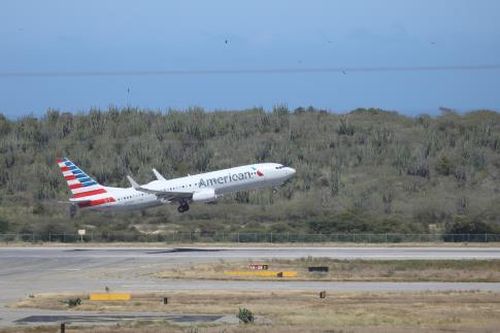 Lợi nhuận quý III của American Airlines tăng gấp đôi nhờ nhu cầu đi lại tăng cao