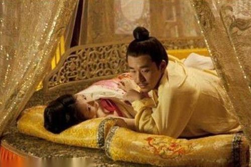 Sau đêm cuồng nhiệt, phi tần phải đối mặt với điều gì nếu Hoàng đế nói 'không lưu'?