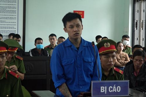 Hàn gắn tình cảm không được dùng xăng đốt bạn gái