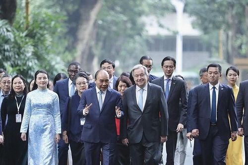 Chủ tịch nước và Tổng Thư ký Liên Hợp quốc thăm Khu di tích Chủ tịch Hồ Chí Minh