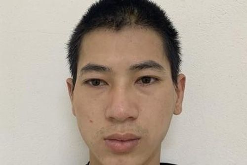 Thanh niên lang thang đột nhập cửa hàng trộm 50 ĐTDĐ