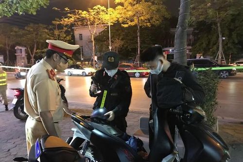 Phát hiện đối tượng sử dụng giấy phép lái xe nghi làm giả