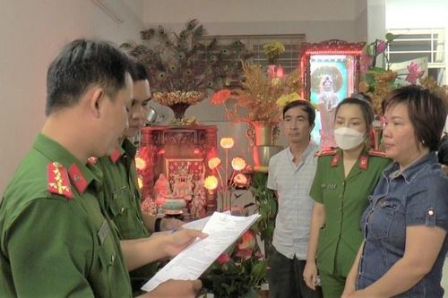Bán đất 'vịt trời' cho người quen, chiếm đoạt hơn 9 tỷ đồng