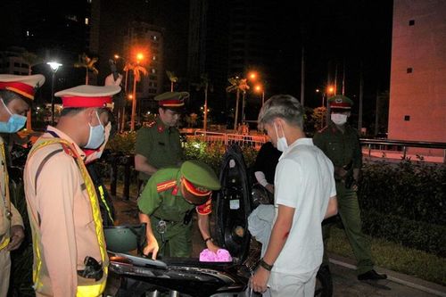 Xuyên đêm theo chân lực lượng 911 làm nhiệm vụ