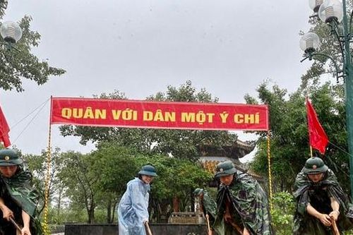 Quảng Trị: Huy động lực lượng dọn bùn sau khi nước lũ rút ở di tích quốc gia đặc biệt
