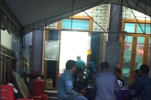 Điều khiển máy trộn hồ, người đàn ông khuyết tật bị điện giật tử vong