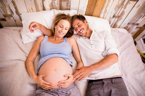 'Yêu' những tháng cuối thai kỳ có ảnh hưởng đến em bé không?