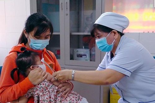 Hà Nội triển khai tiêm vaccine bại liệt IPV mũi 2 cho trẻ dưới 1 tuổi