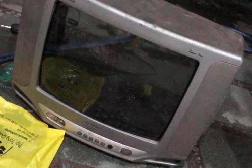 Vợ bán chiếc tivi cũ lấy vài chục ngàn, chồng 'chết lặng' khi biết chuyện