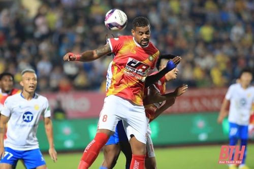 Thắng chủ nhà Nam Định, Đông Á Thanh Hóa gần chắc suất trụ hạng