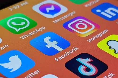 Phần lớn chi phí Digital Marketing vẫn đang chảy về túi các 'ông lớn' Google và Facebook
