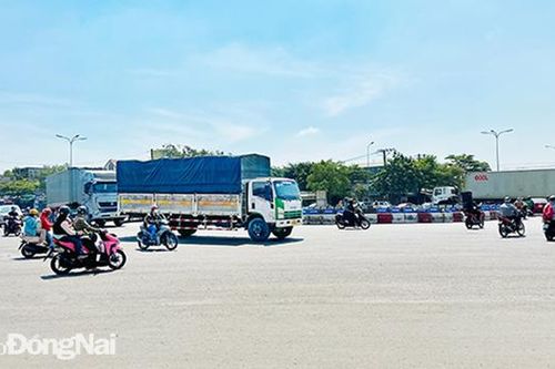 Cần sớm khắc phục bất cập ở vòng xoay Cổng 11