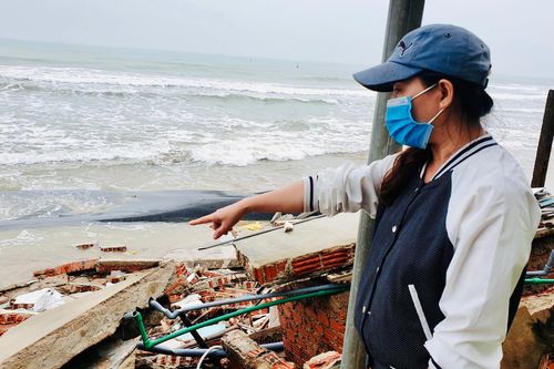 Dãy nhà ven biển Hội An bị sóng đánh sập: Tan hoang chỉ sau một đêm