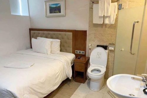 Những kiểu lắp đặt toilet gây 'trầm cảm', nhìn thôi đã thấy khó ở