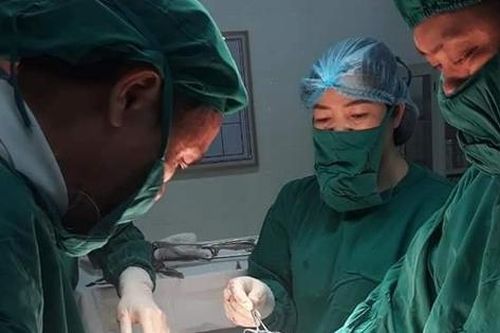 Cứu sống sản phụ và thai nhi bị sa dây rốn