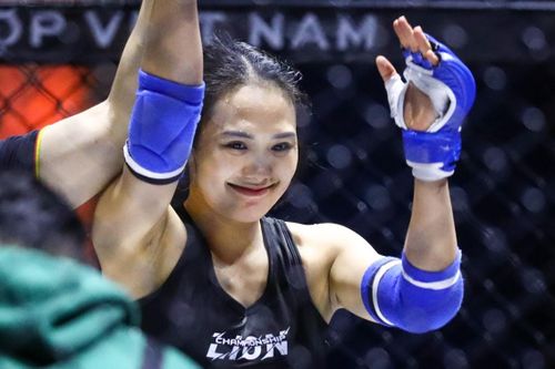 Đòn khóa tay giúp người đẹp MMA vào chung kết Lion Championship