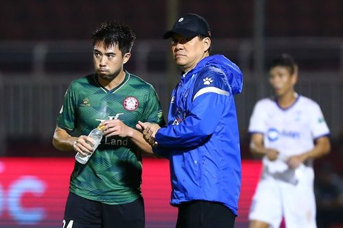 HLV Vũ Tiến Thành: Phan Văn Đức quá xuất sắc