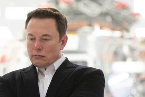 Tỷ phú Elon Musk mất 1/3 tổng tài sản chỉ trong một năm