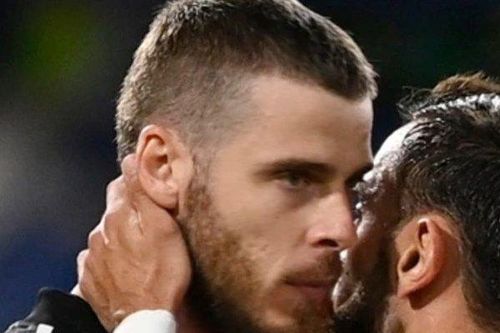 CĐM cười nhạo vì Bruno chỉ dẫn sai cho De Gea bắt penalty