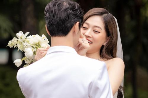 Bóc phong bì cưới, Bình An vô tình gặp sự cố khiến dân tình cũng phải xót thay