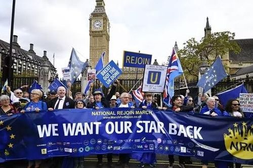 Người Anh tuần hành khắp London đòi tái gia nhập EU