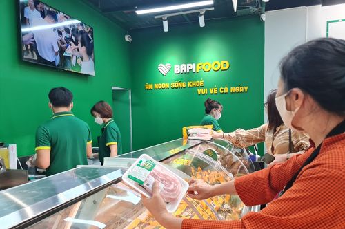 Bầu Đức đưa 'heo ăn chuối' ra Hà Nội, bước đầu thu hút người mua