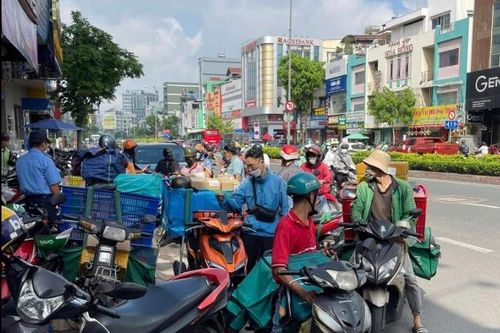Lỡ đơn hàng, mất việc cả ngày vì mạng MobiFone chập chờn