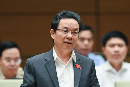 Đại biểu Quốc hội băn khoăn khi hàng chục nghìn cán bộ y tế nghỉ việc