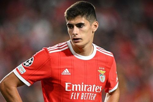 PSG và Man United 'tranh giành' hậu vệ 100 triệu bảng
