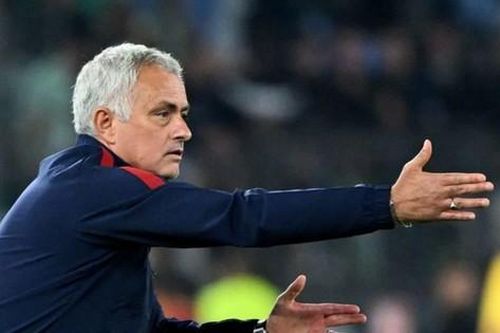 Mourinho cay cú, nói đối thủ thắng không xứng đáng