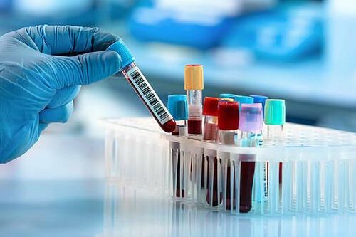 Khóc 'cạn nước mắt' sau khi chi tiền xét nghiệm máu tìm ung thư