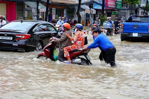 Cần Thơ: Chủ động ứng phó với các đợt triều cường vượt báo động 3