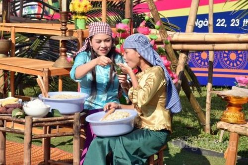 Cốm dẹp miền Tây, món ngon khó cưỡng của người Khmer