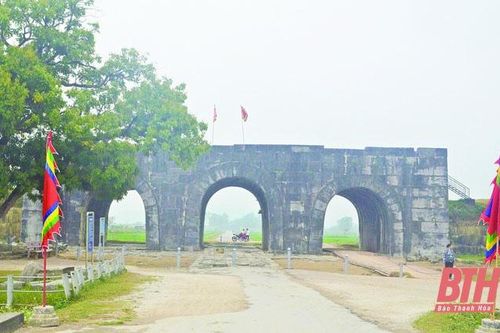 Du lịch... về nguồn