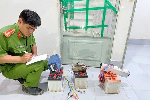 Bắt quả tang 3 đối tượng sử dụng xung điện đánh bắt thủy sản sai quy định