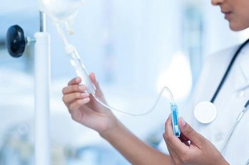 Truyền dịch tại nhà, hiện hữu nguy cơ gây sốc