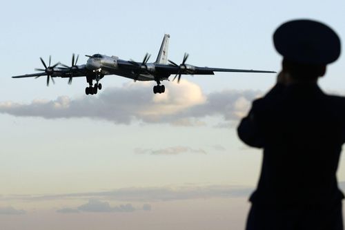 Máy bay ném bom chiến lược Tu-95 Nga xuất hiện gần Alaska gây ra phản ứng bất ngờ tại Mỹ