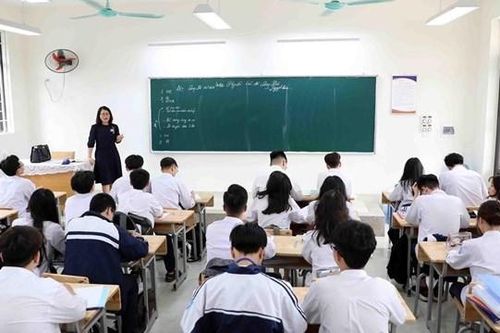 Thiếu giáo viên: Hạ chuẩn hay điều chỉnh chính sách đãi ngộ?