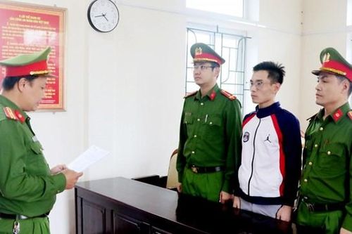 Muốn gỡ lại số tiền ảo bị mất, một phụ nữ ở Hà Tĩnh bị lừa gần 1 tỷ đồng