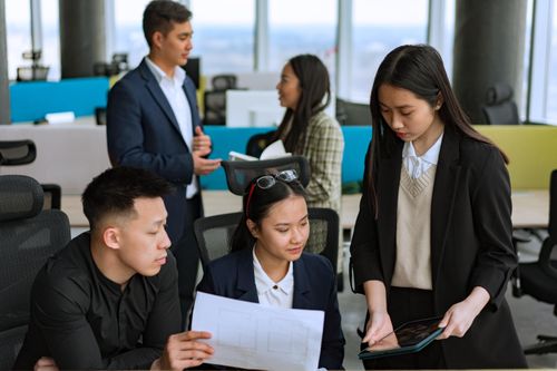 Quản lý cấp trung khổ nhất văn phòng