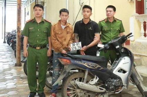 Bắt tạm giam 2 nam thanh niên gây ra nhiều vụ cướp