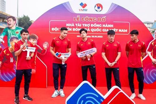 Bóng đá Việt Nam tiếp tục nhận thêm nhà tài trợ đồng hành