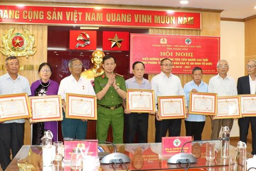 Thanh Hóa: Biểu dương điển hình người cao tuổi trong phong trào toàn dân bảo vệ an ninh Tổ quốc